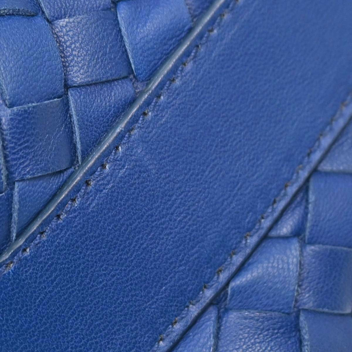Bottega Veneta Intrecciato Handbag Leather Blue Leather Handbag (Pre-Owned)