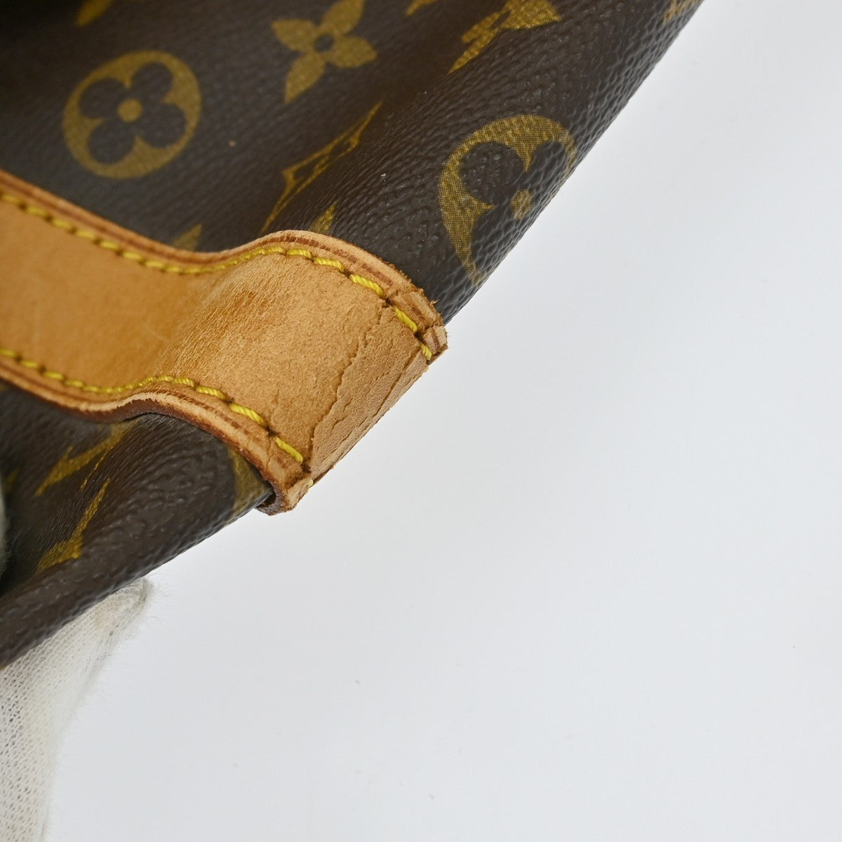 Louis Vuitton Keepall Bag Monogram Canvas Brown Canvas Travel Bag Bag (Pre-Owned)