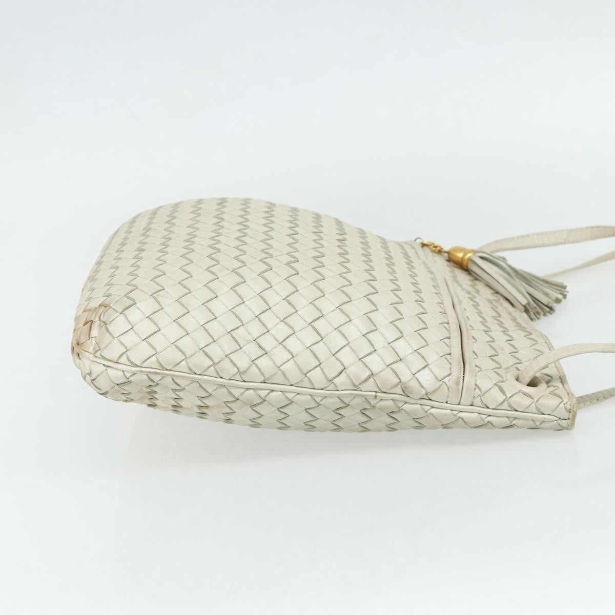 Bottega Veneta Intrecciato Shoulder Bag Leather White Leather Shoulder Bag Bag (Pre-Owned)