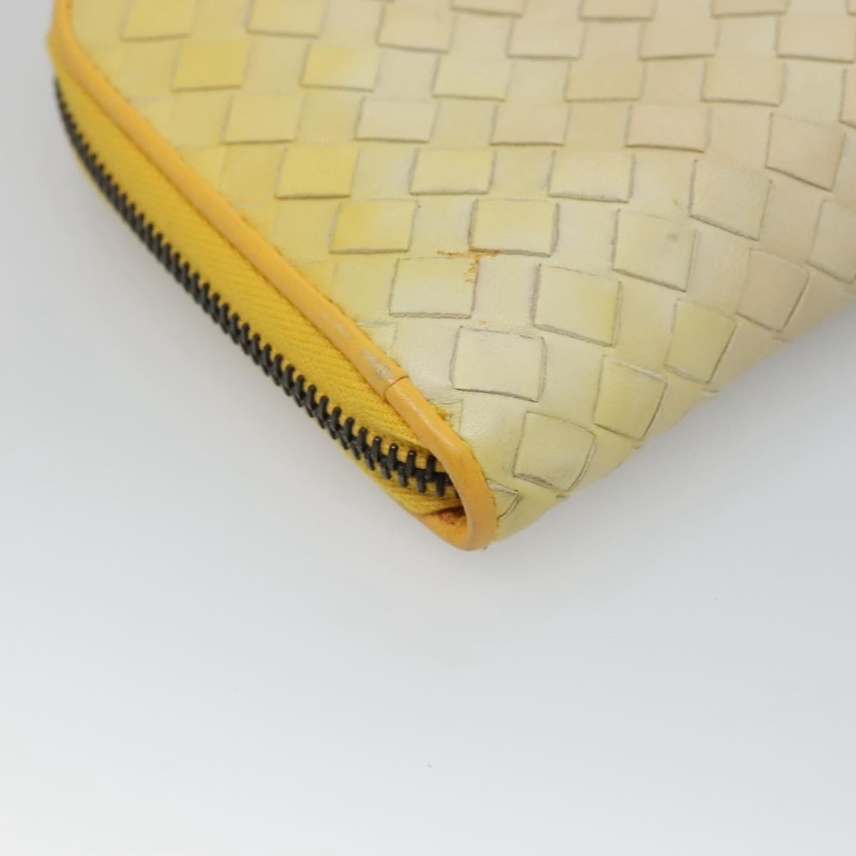 Bottega Veneta Intrecciato Long Zip  Wallet Leather Beige Leather Wallets Accessory (Pre-Owned)