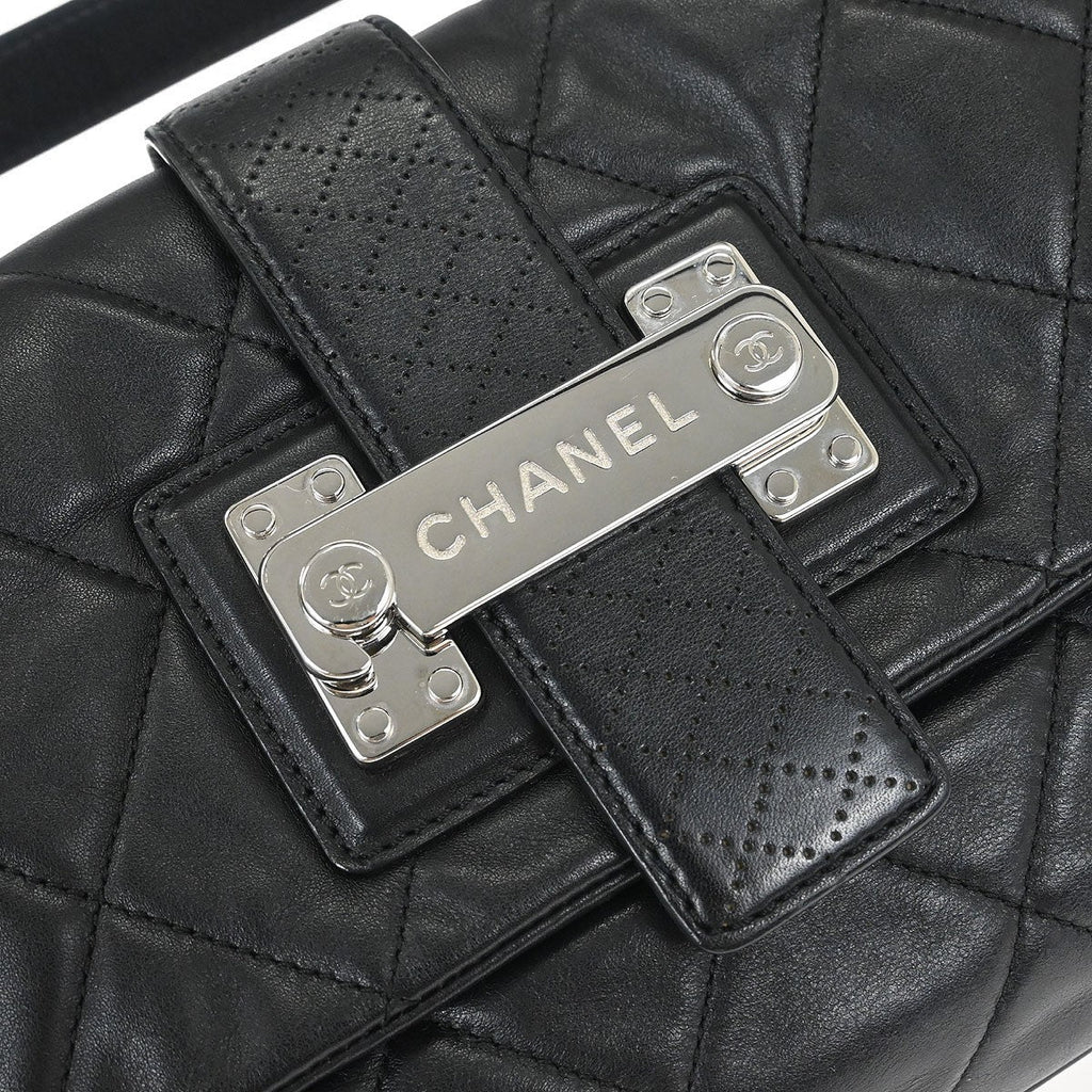 Chanel Door Latch Flap Shoulder Bag Quilted Leather Black Leather Handbag (Pre-Owned)