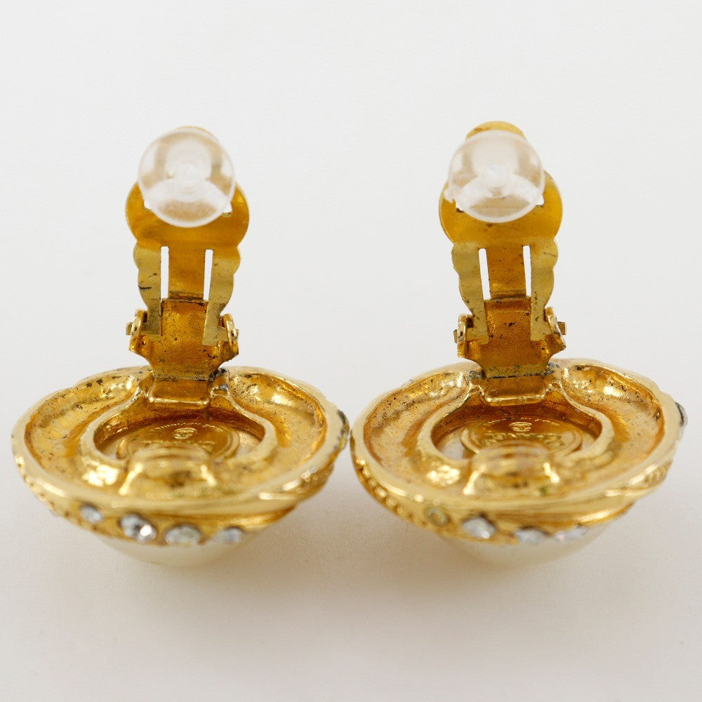 Chanel Vintage Round Clip-On Earrings Metal With Faux Pearl Gold Gold_Plated Earrings Jewelry (Pre-Owned)