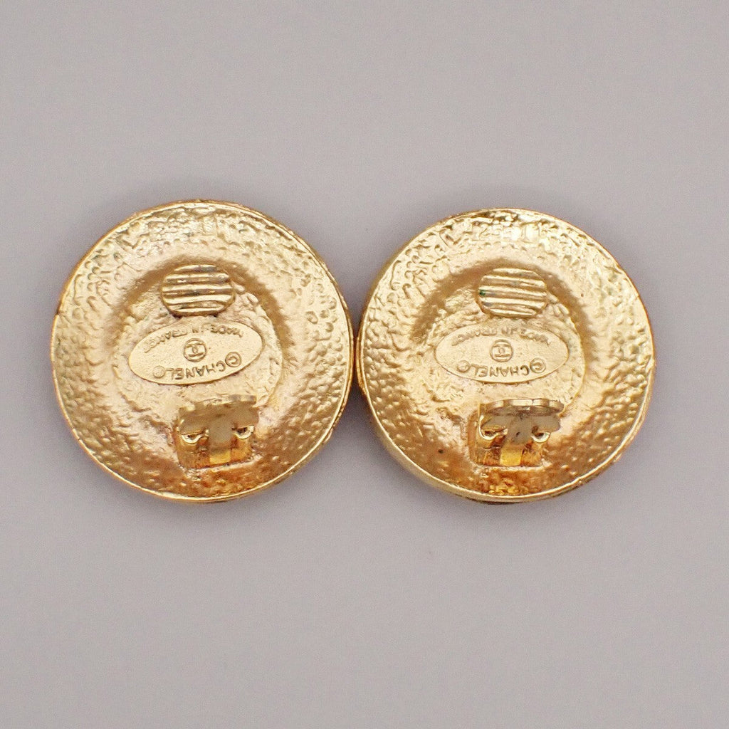 Chanel Vintage Round Clip-On Earrings Metal With Faux Pearl Gold Gold_Plated Earrings Jewelry (Pre-Owned)