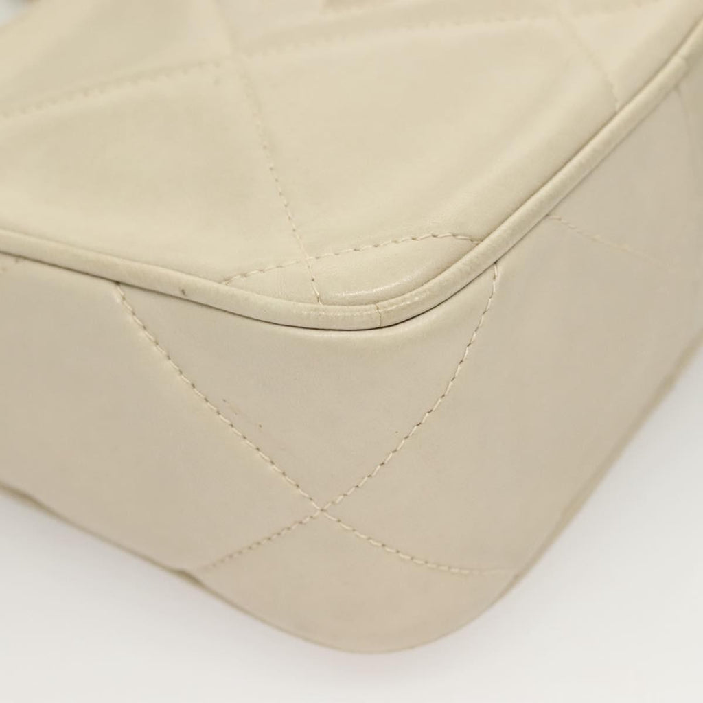 Chanel Vintage Diamond Cc Camera Bag Quilted Lambskin Beige Leather Shoulder Bag Bag (Pre-Owned)