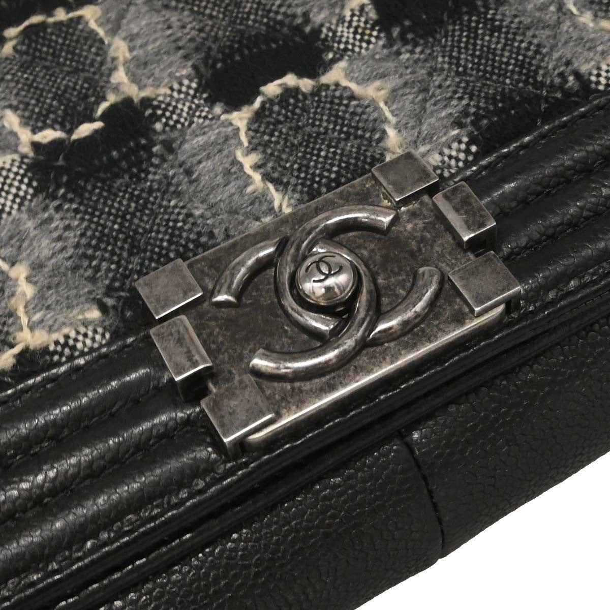 Chanel Boy Flap Bag Tweed And Leather Black Leather Shoulder Bag Bag (Pre-Owned)