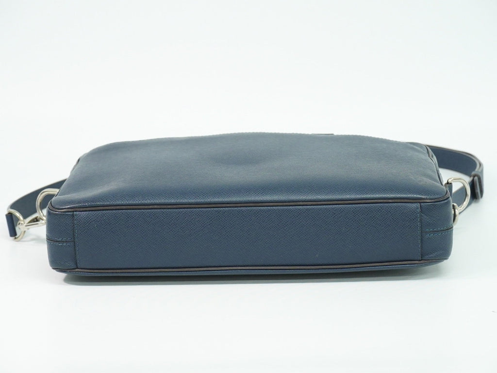 Louis Vuitton Porte-Documents Business Bag Taiga Leather Navy Leather Briefcase Bag (Pre-Owned)