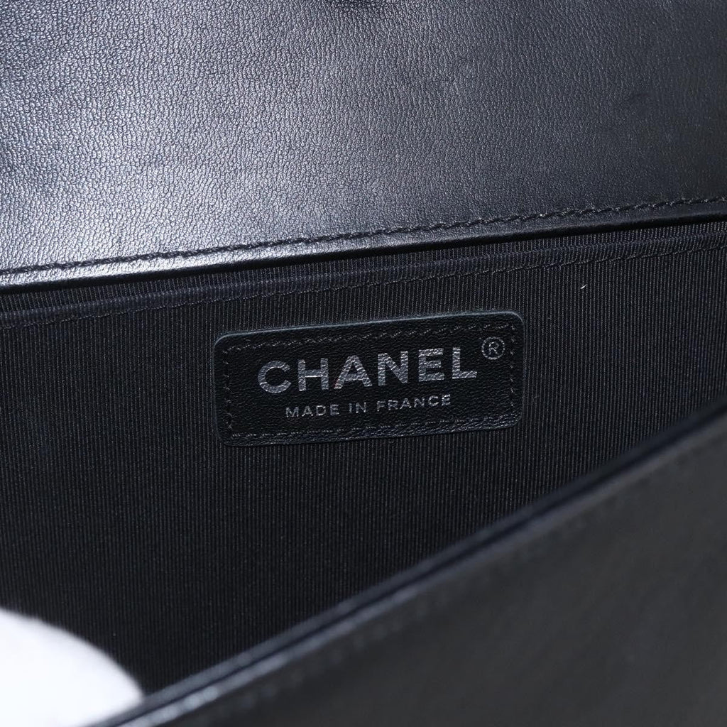 Chanel Boy Flap Bag Chevron Lambskin With Holographic Pvc Black Leather Shoulder Bag Bag (Pre-Owned)