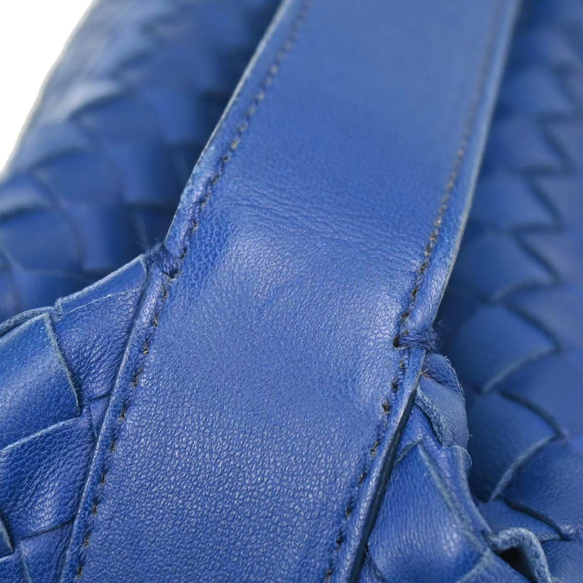 Bottega Veneta Intrecciato Handbag Leather Blue Leather Handbag (Pre-Owned)