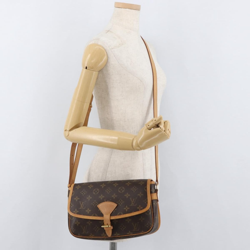 Louis Vuitton Sologne Handbag Monogram Canvas Brown Canvas Shoulder Bag Bag (Pre-Owned)