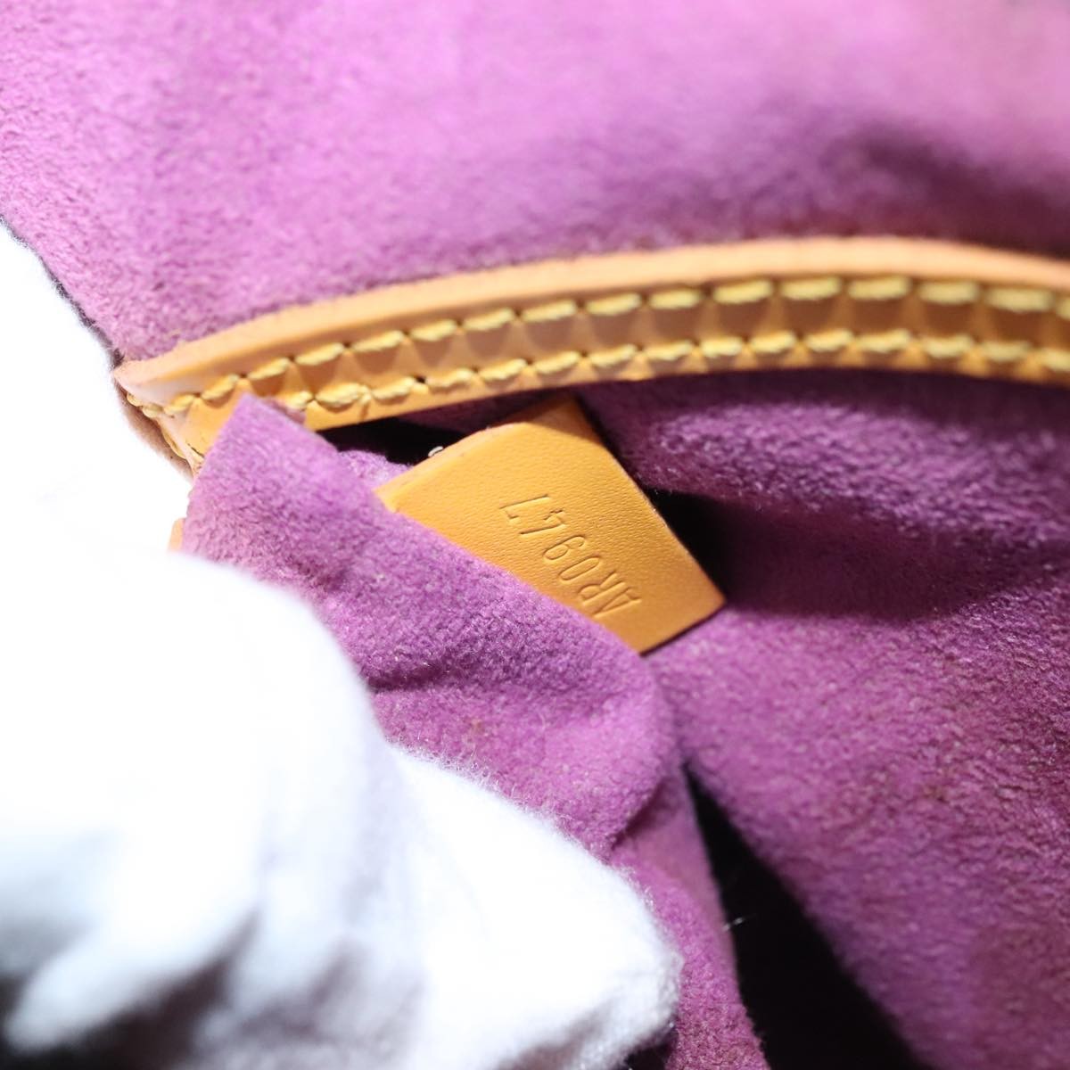 Louis Vuitton Alma Handbag Epi Leather Yellow Leather Handbag (Pre-Owned)