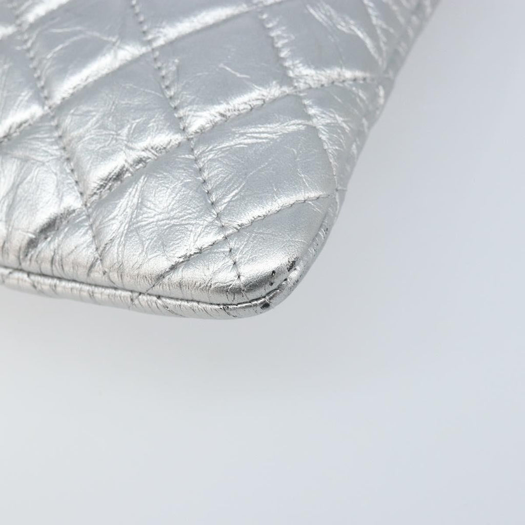 Chanel O Case Clutch Quilted Crumpled Calfskin Silver Leather Clutche & Pouche Bag (Pre-Owned)