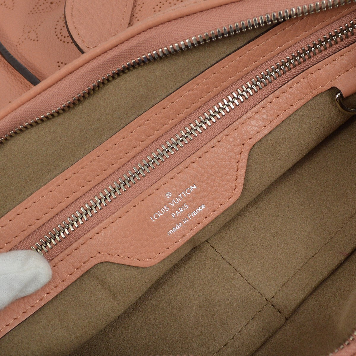 Louis Vuitton Selene Handbag Mahina Leather Pink Leather Shoulder Bag Bag (Pre-Owned)