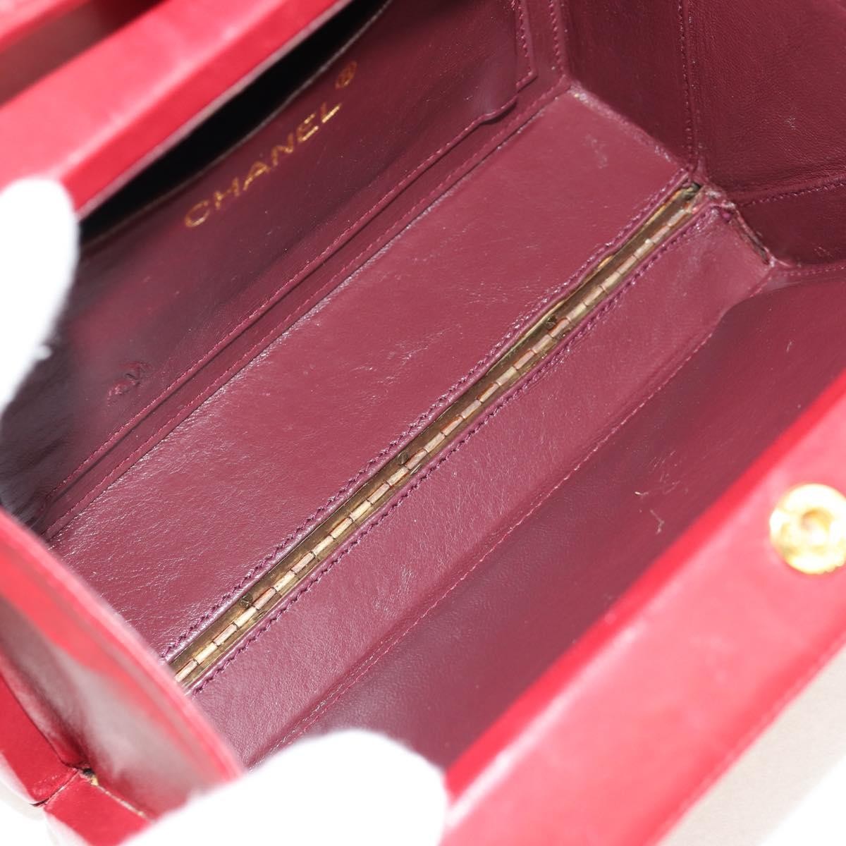 Chanel Matelasse Chain Shoulder Bag Leather Red Leather Shoulder Bag Bag (Pre-Owned)