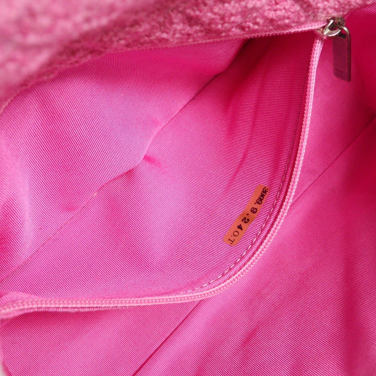 Chanel Easy Reissue Messenger Flap Bag Quilted Tweed Pink Tweed Shoulder Bag Bag (Pre-Owned)
