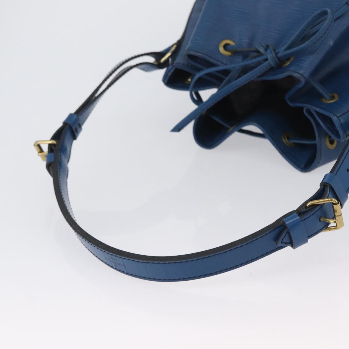 Louis Vuitton Petit Noe Nm Handbag Epi Leather Blue Leather Shoulder Bag Bag (Pre-Owned)