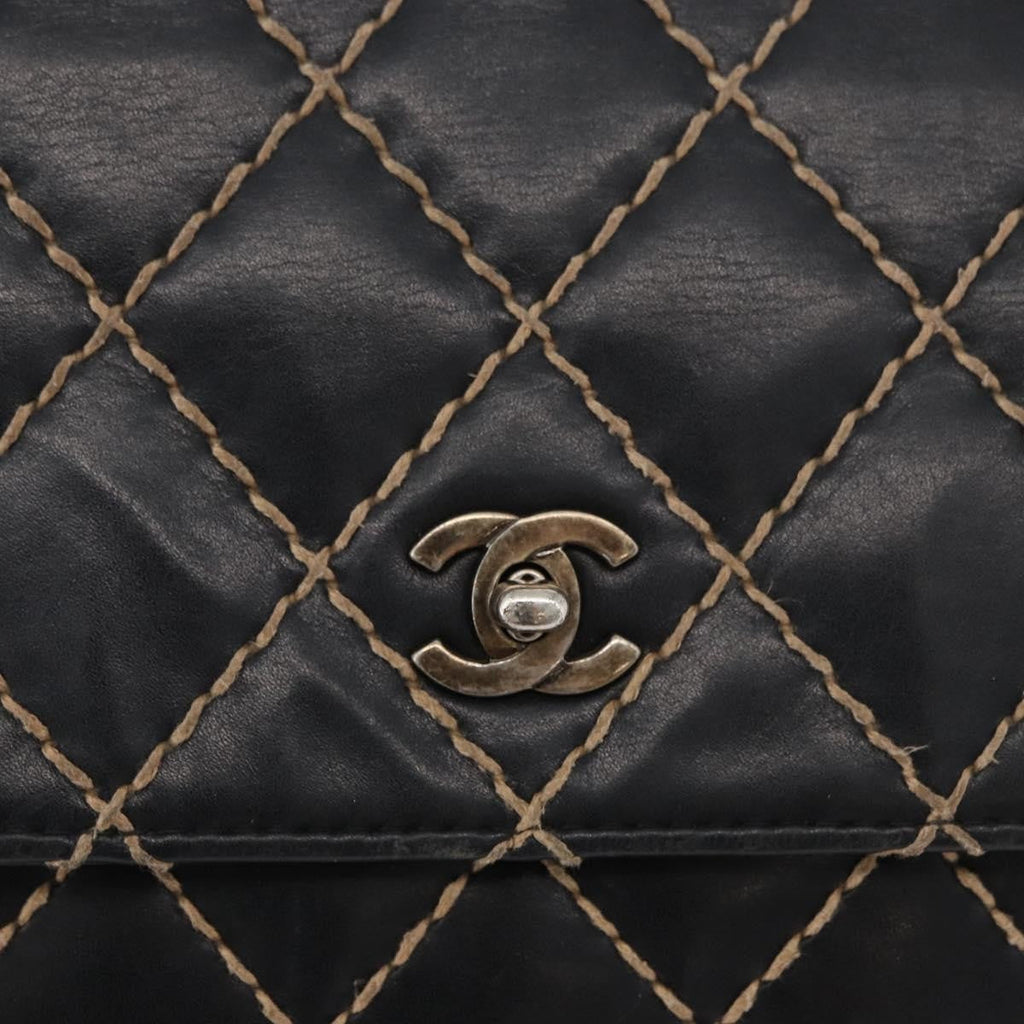 Chanel Chanel Matelassé Cuir Noir Black Leather Black Leather Handbag (Pre-Owned)