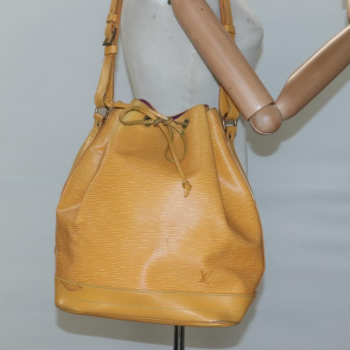 Louis Vuitton Noe Handbag Epi Leather Yellow Leather Shoulder Bag Bag (Pre-Owned)