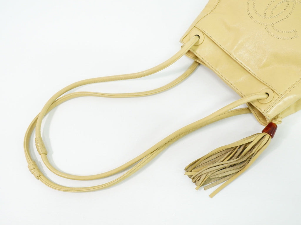 Chanel Vintage Cc Tassel Shoulder Bag Lambskin Beige Leather Shoulder Bag Bag (Pre-Owned)