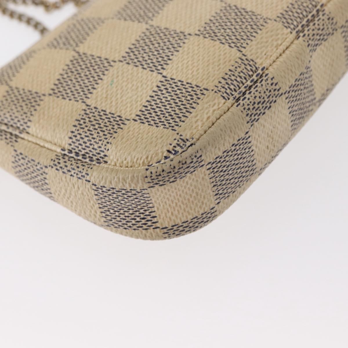 Louis Vuitton Mini Pochette Accessoires Damier Canvas White Canvas Clutche & Pouche Bag (Pre-Owned)