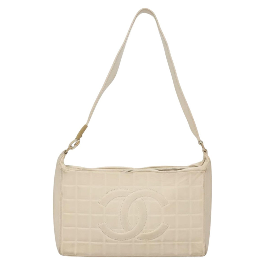 Chanel Chocolate Bar Cc Shoulder Bag Quilted Leather White Leather Shoulder Bag Bag (Pre-Owned)