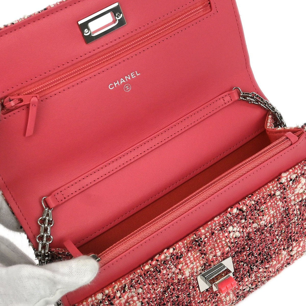 Chanel Reissue 2.55 Flap Bag Quilted Tweed With Resin Detail Pink Tweed Clutche & Pouche Bag (Pre-Owned)