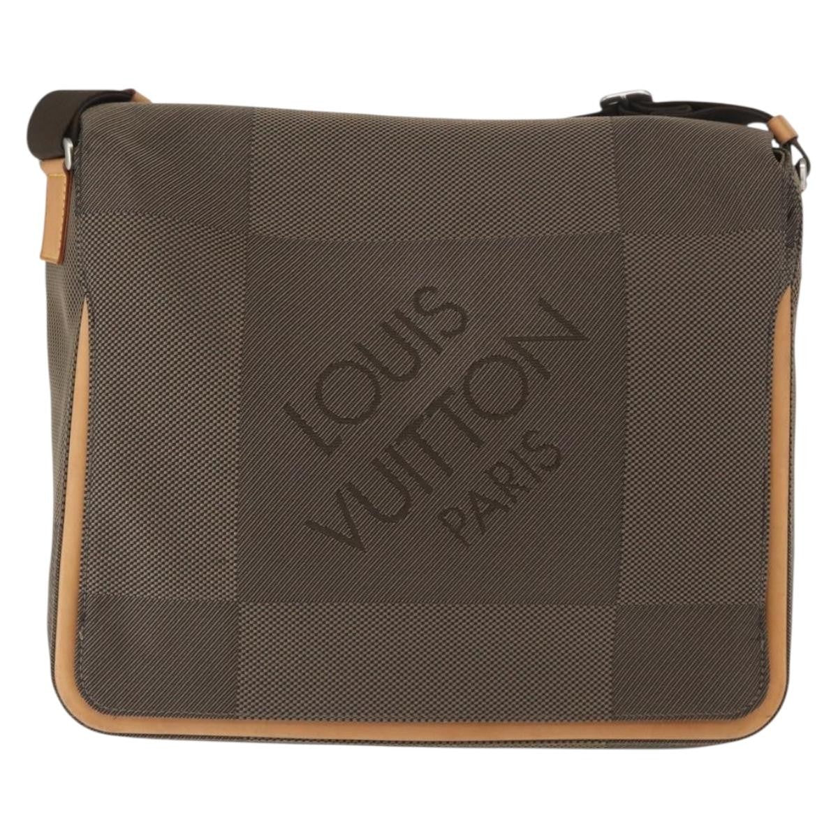 Louis Vuitton Terre Messenger Bag Damier Geant Canvas Brown Canvas Shoulder Bag Bag (Pre-Owned)
