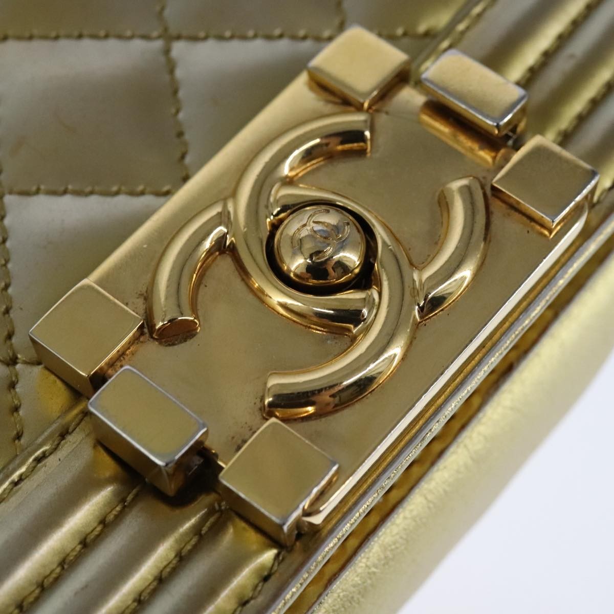 Chanel Boy Flap Bag Quilted Patent Gold Patent_Leather Shoulder Bag Bag (Pre-Owned)