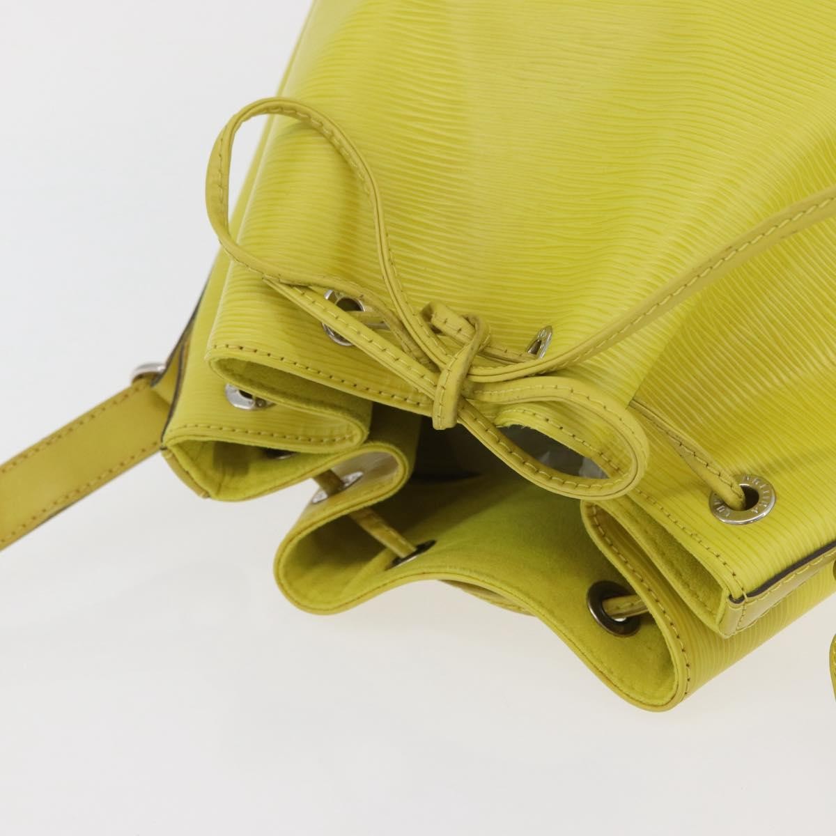 Louis Vuitton Petit Noe Handbag Epi Leather Green Leather Handbag (Pre-Owned)