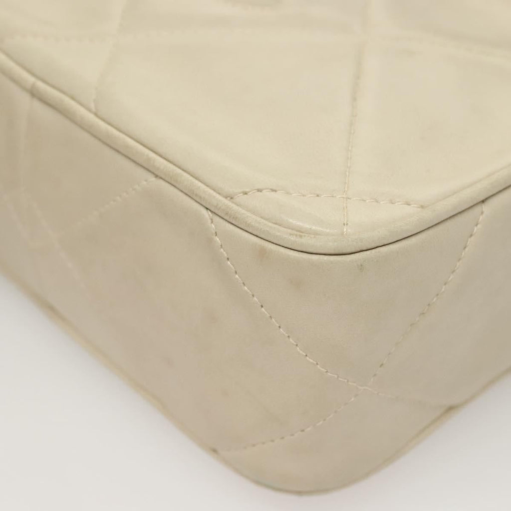 Chanel Vintage Diamond Cc Camera Bag Quilted Lambskin Beige Leather Shoulder Bag Bag (Pre-Owned)