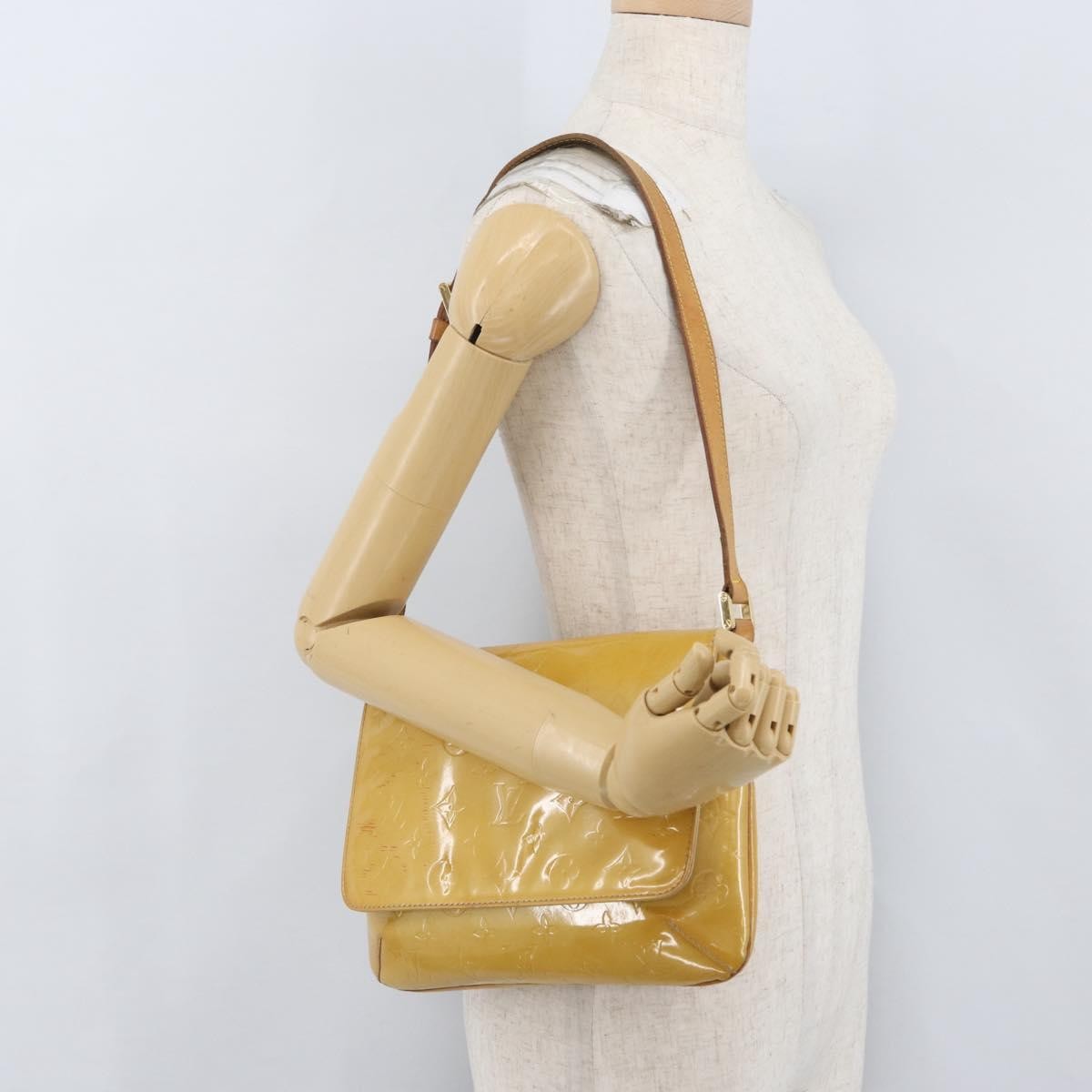 Louis Vuitton Thompson Street Handbag Monogram Vernis Beige Patent_Leather Shoulder Bag Bag (Pre-Owned)