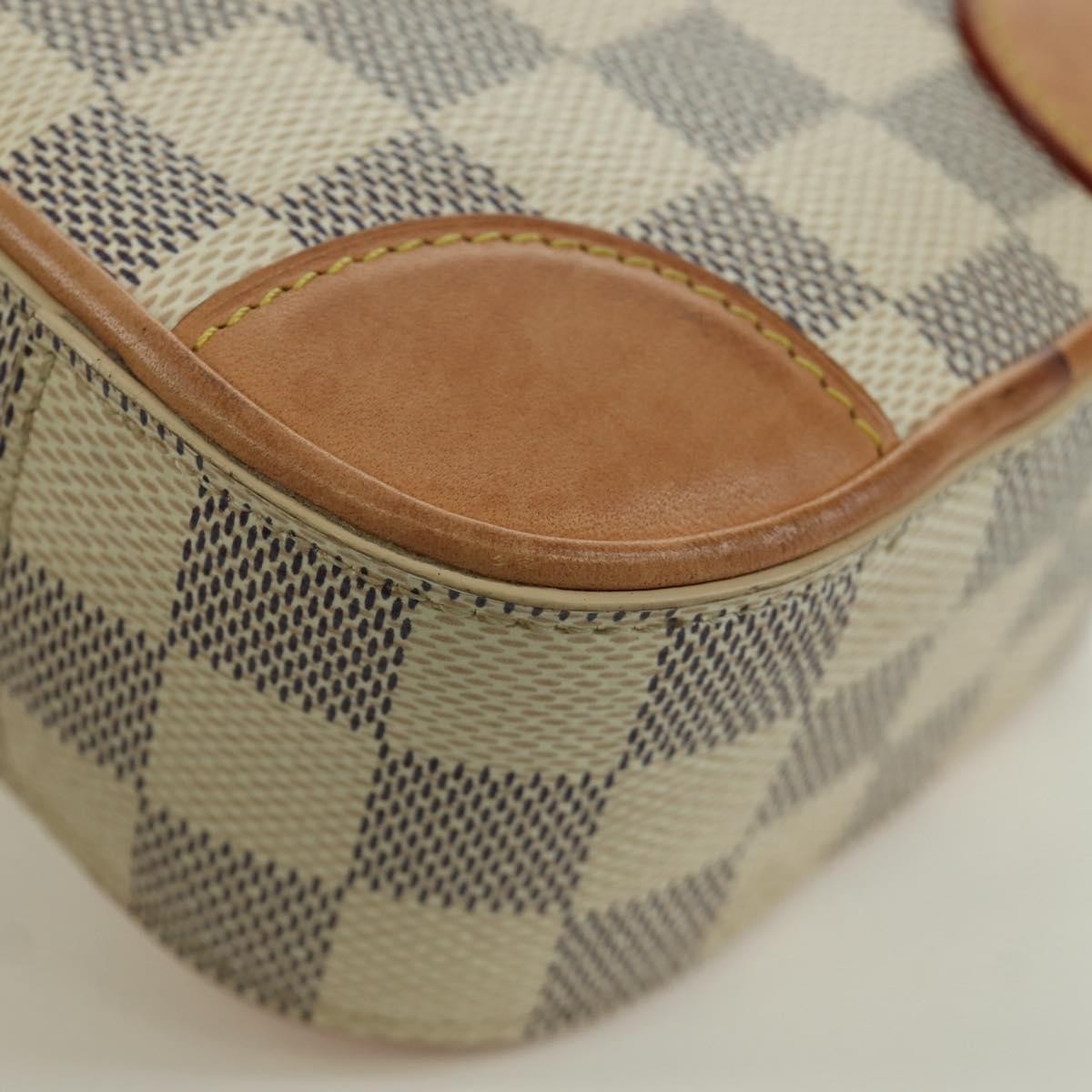 Louis Vuitton Neokapi Handag Damier Beige Canvas Clutche & Pouche Bag (Pre-Owned)