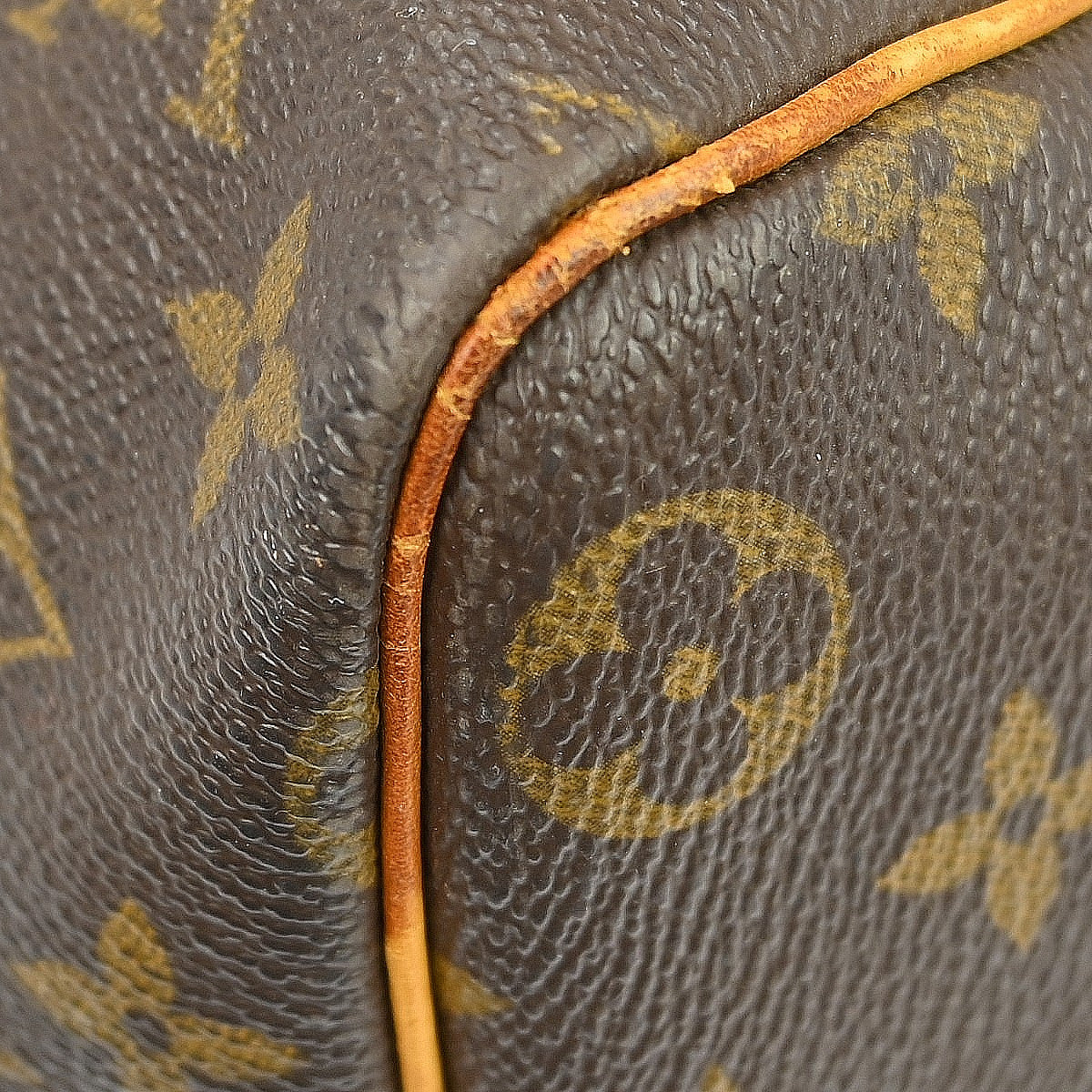 Louis Vuitton Keepall Bag Monogram Canvas Brown Canvas Travel Bag Bag (Pre-Owned)