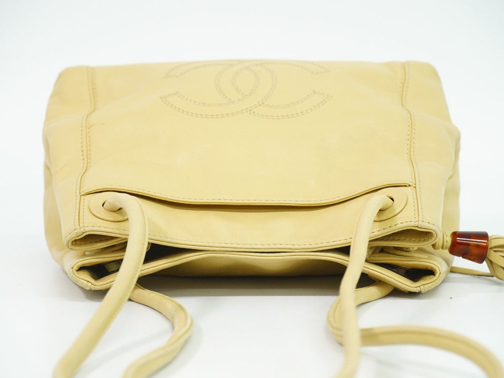 Chanel Vintage Cc Tassel Shoulder Bag Lambskin Beige Leather Shoulder Bag Bag (Pre-Owned)