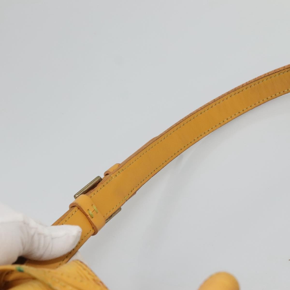 Louis Vuitton Noe Handbag Epi Leather Yellow Leather Shoulder Bag Bag (Pre-Owned)