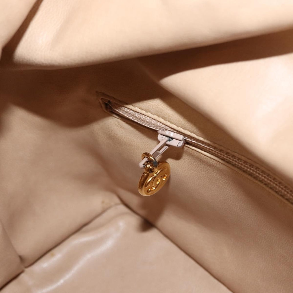 Chanel Gabrielle Drawstring Bag Quilted Calfskin Beige Leather Shoulder Bag Bag (Pre-Owned)