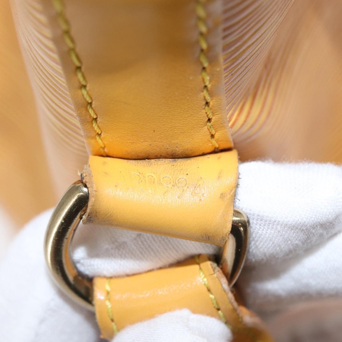 Louis Vuitton Noe Handbag Epi Leather Yellow Leather Shoulder Bag Bag (Pre-Owned)