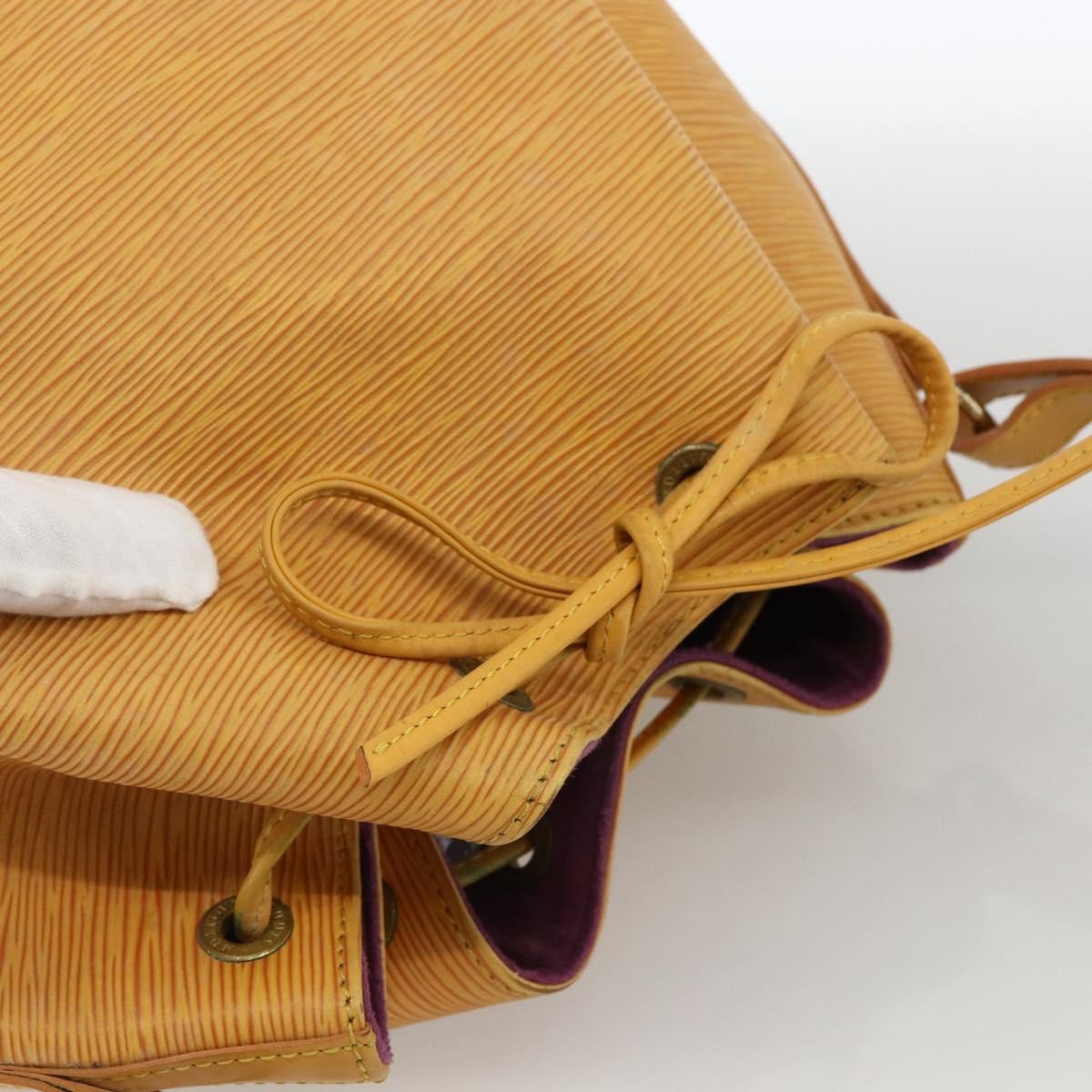 Louis Vuitton Petit Noe Handbag Epi Leather Yellow Leather Shoulder Bag Bag (Pre-Owned)