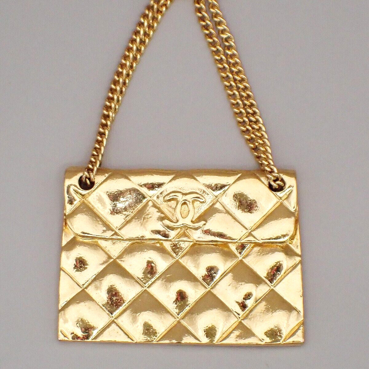 Chanel Vintage Medallion Flap Bag Brooch Metal Gold Gold_Plated Brooch Jewelry (Pre-Owned)