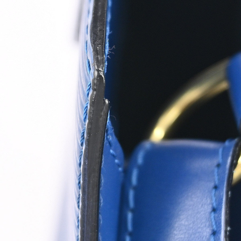 Louis Vuitton Cluny Shoulder Bag Epi Leather Blue Leather Shoulder Bag Bag (Pre-Owned)