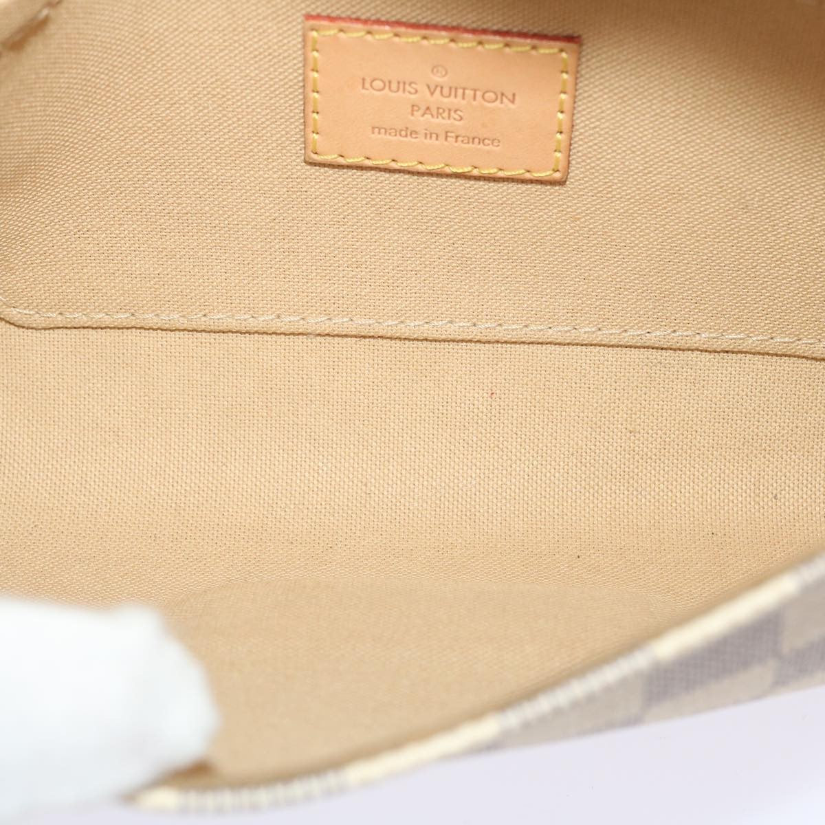 Louis Vuitton Favorite Handbag Damier White Canvas Clutche & Pouche Bag (Pre-Owned)