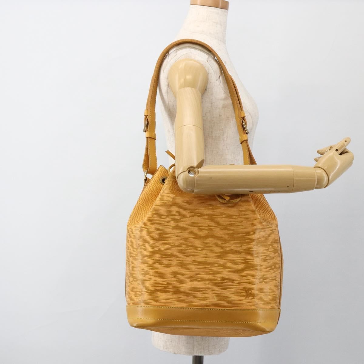 Louis Vuitton Noe Handbag Epi Leather Yellow Leather Shoulder Bag Bag (Pre-Owned)