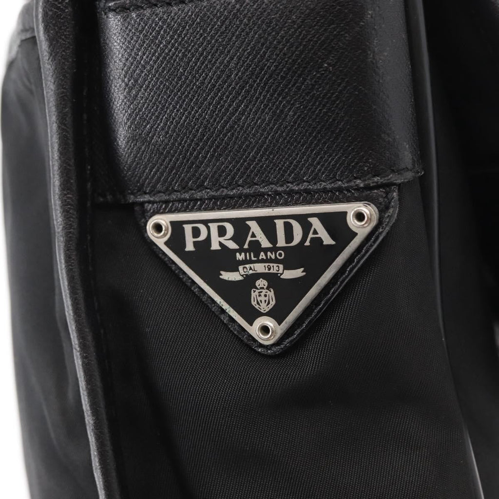 Prada Logo Flap Messenger Bag Tessuto Black Nylon Shoulder Bag Bag (Pre-Owned)