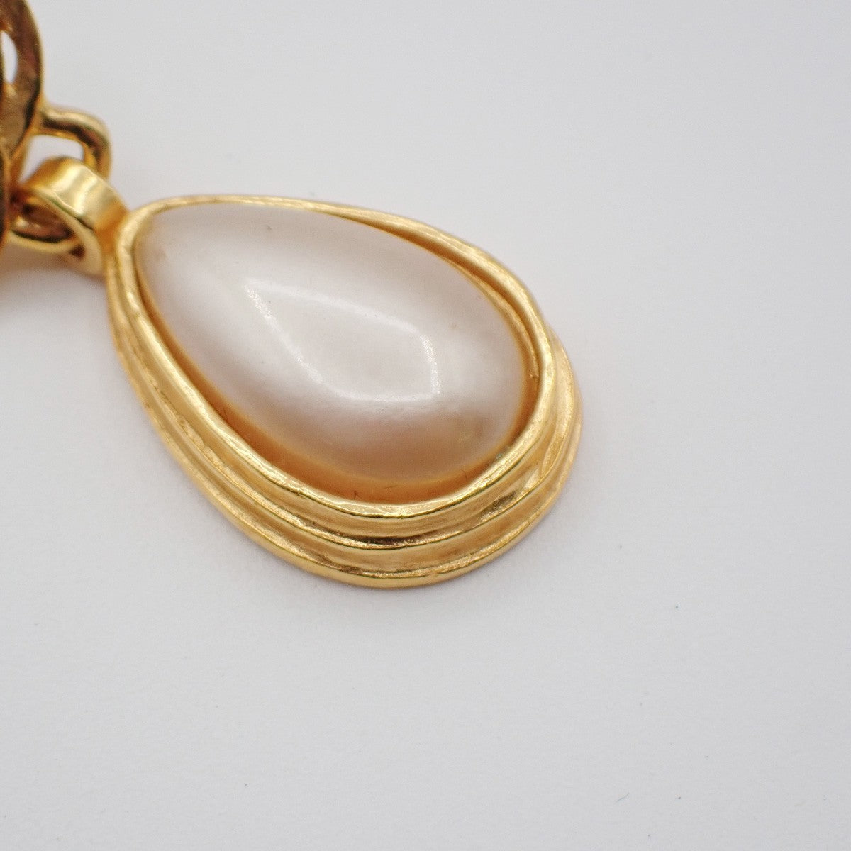 Chanel Cc Teardrop Earrings Metal With Faux Pearl Gold Gold_Plated Earrings Jewelry (Pre-Owned)