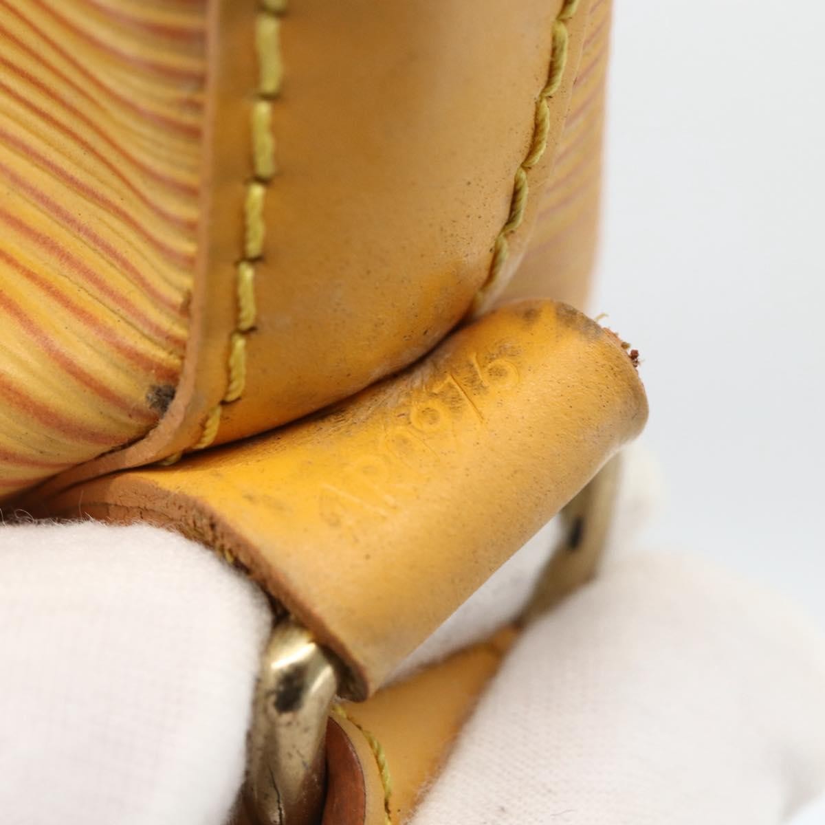 Louis Vuitton Petit Noe Handbag Epi Leather Yellow Leather Shoulder Bag Bag (Pre-Owned)