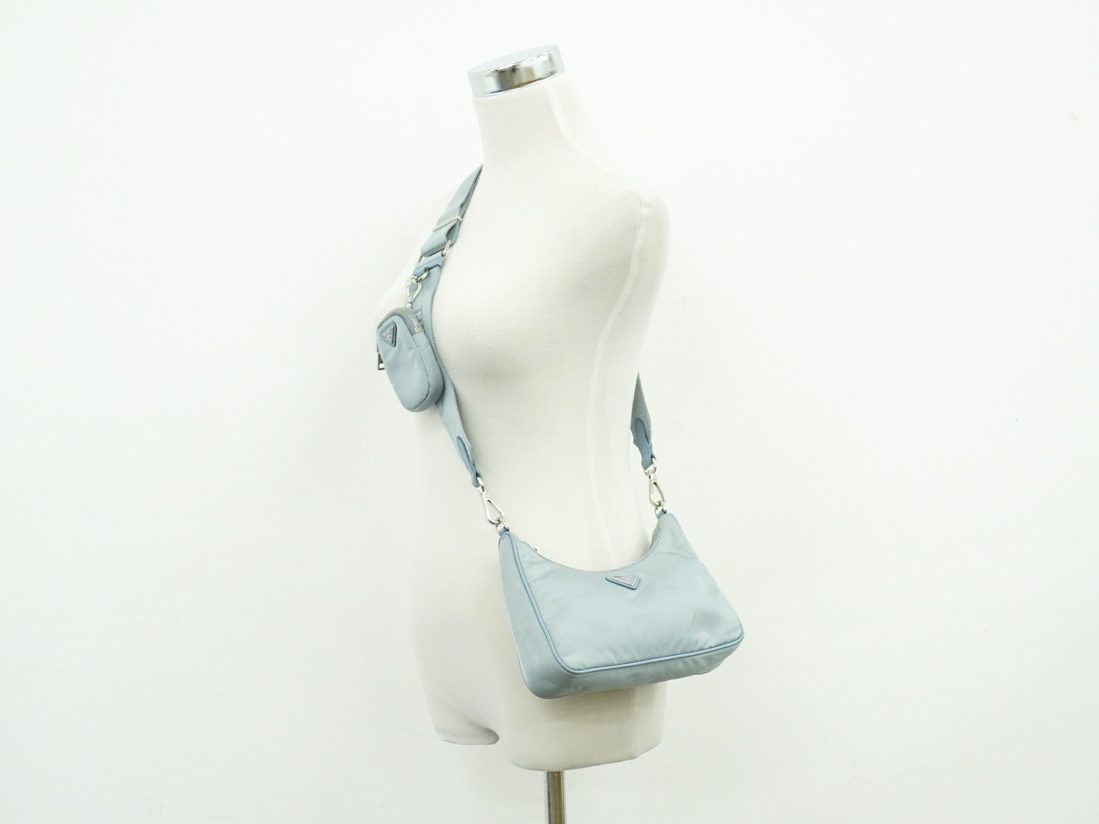 Prada Re-Edition 2005 Shoulder Bag Tessuto Blue Nylon Shoulder Bag Bag (Pre-Owned)