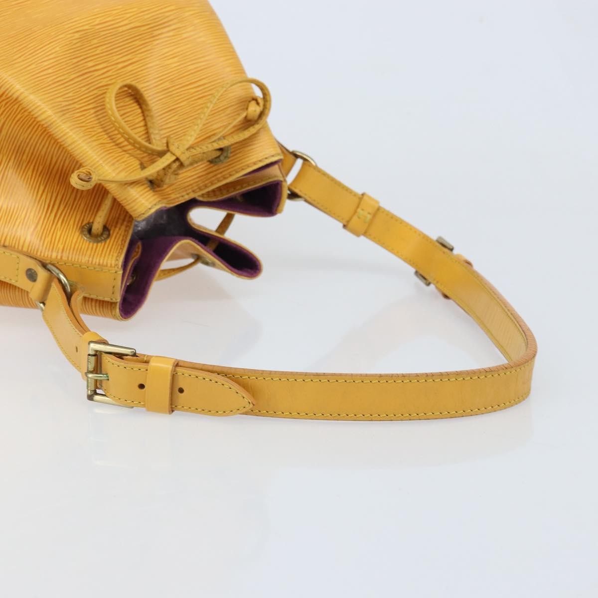 Louis Vuitton Petit Noe Handbag Epi Leather Yellow Leather Shoulder Bag Bag (Pre-Owned)