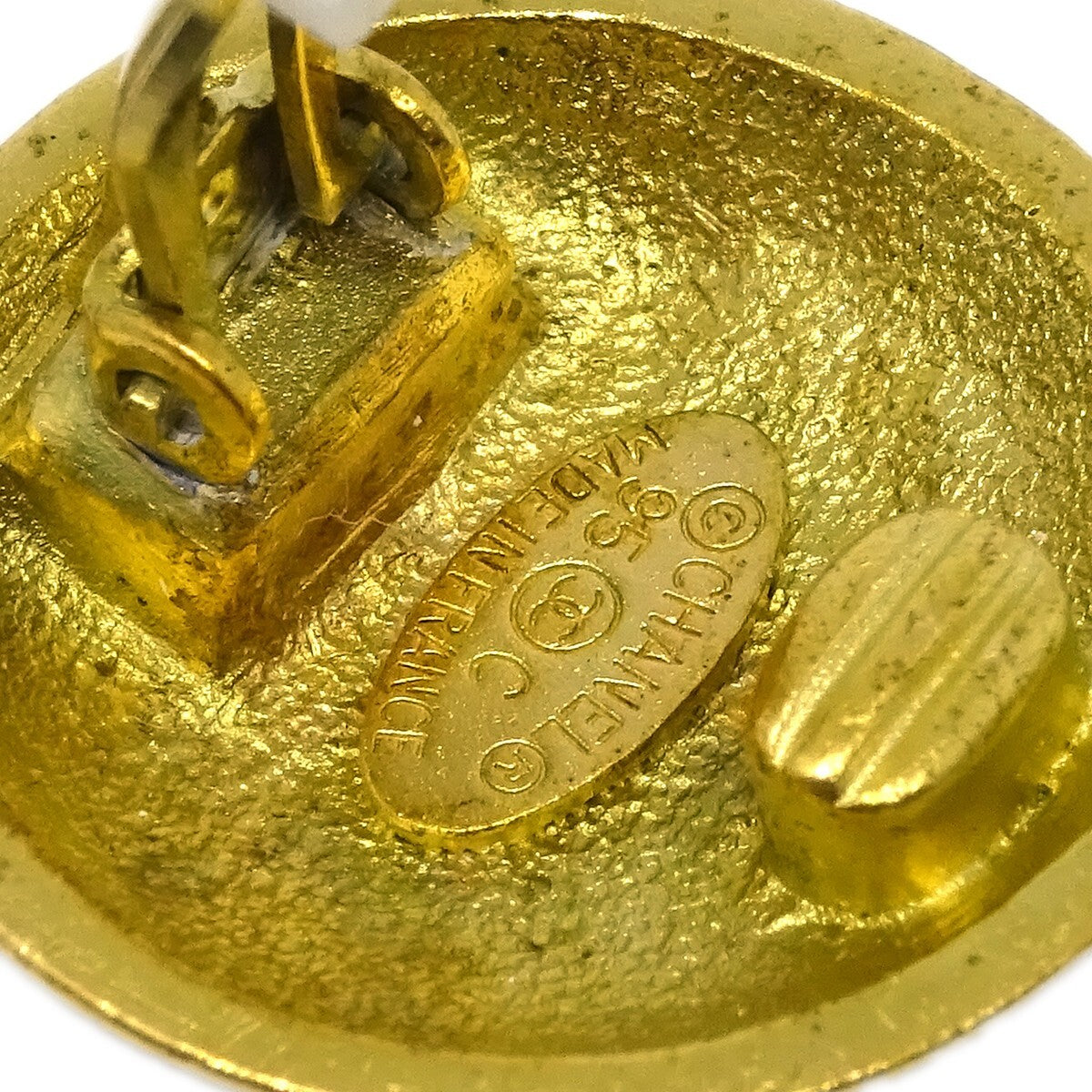 Chanel Vintage Cc Round Clip-On Earrings Metal Gold Gold_Plated Earrings Jewelry (Pre-Owned)