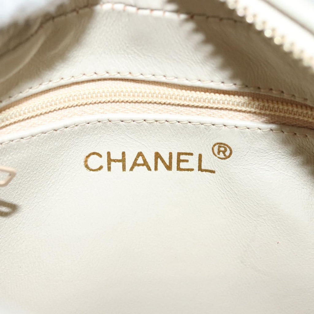 Chanel Vintage Diamond Cc Camera Bag Quilted Lambskin Beige Leather Shoulder Bag Bag (Pre-Owned)