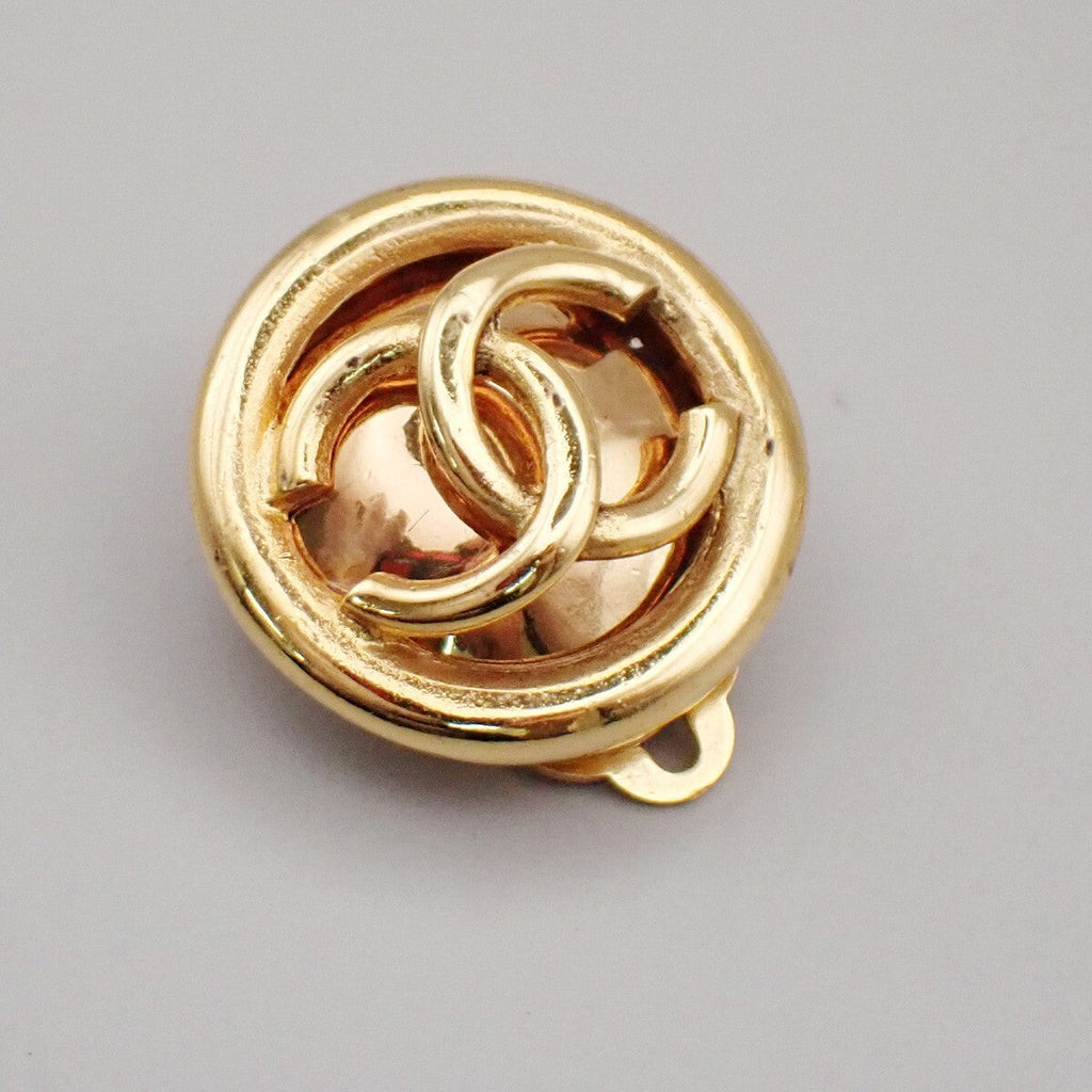 Chanel Vintage Cc Round Clip-On Earrings Metal Gold Gold_Plated Earrings Jewelry (Pre-Owned)