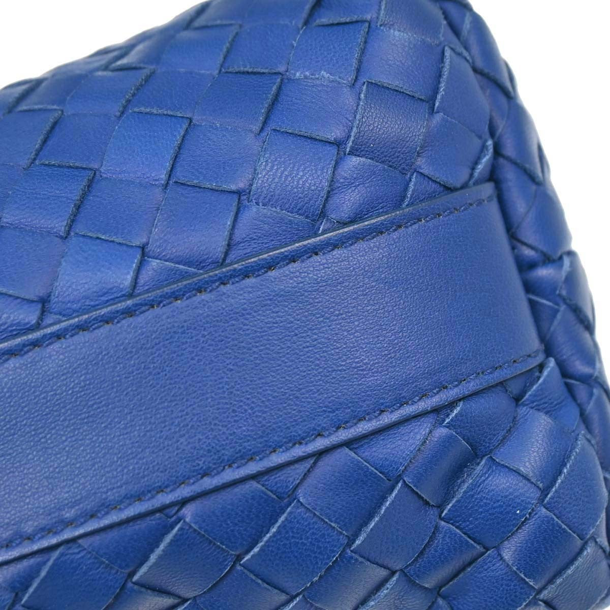 Bottega Veneta Intrecciato Handbag Leather Blue Leather Handbag (Pre-Owned)